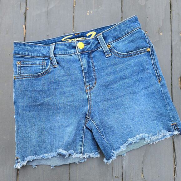 Seven7 Denim Weekend Florence Medium Rise Raw Edge Shorts size 4 - Picture 1 of 10